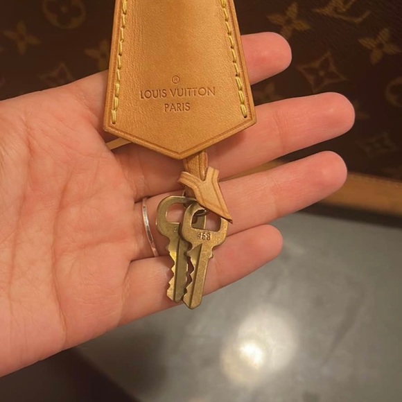 Louis Vuitton Alma GM - discontinued size - Picture 6 of 7